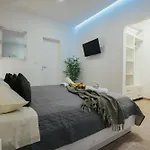 Niko Apartment *