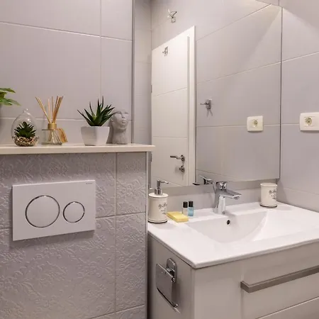Niko Apartman *